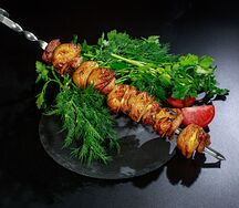 Картофель с салом на углях