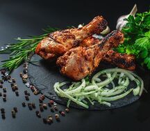 Куриная голень на углях