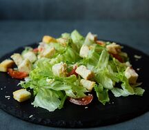 Цезарь с курицей