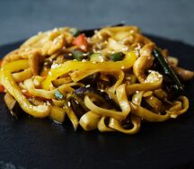 Удон с курицей