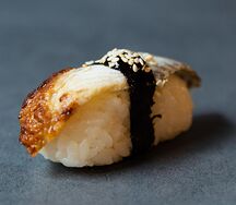 Суши с угрем