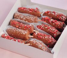 Нарядный набор с бананом в шоколаде