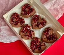 Гранат в шоколаде