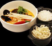 Том ям с морепродуктами