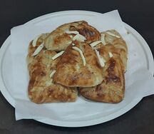 Самса с курицей и сыром