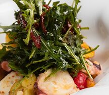 Салат с осьминогом 