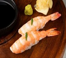 Суши с тигровой креветкой