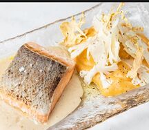 Стейк лосося, цветная капуста