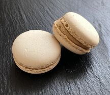 Пирожное макарони кофейный
