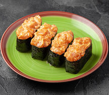 Нигири с острым лососем 4 шт