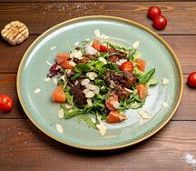 Салат с куриной печенью