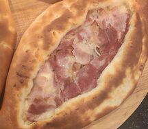 Хачапури по-аджарски с беконом