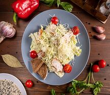 Салат Цезарь с курицей