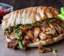 Шаурма в пите из свинины на углях