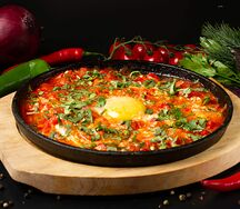 Яичница с помидорами