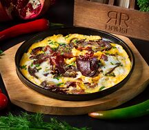 Яичница с бастурмой