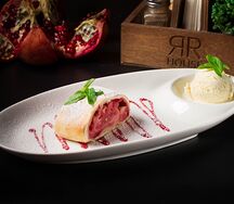 Вишневый штрудель