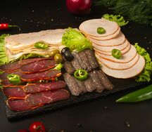 Мясная тарелка ассорти