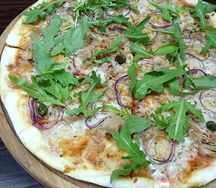 Пицца С тунцом и луком