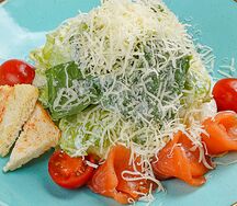 Цезарь с семгой