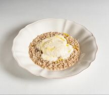 Зеленая гречка с яйцом пашот и пармезаном