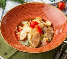 Салат Цезарь с курицей