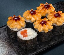 Ролл Запеченный с лососем