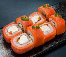 Филадельфия с копеченым лососем с икрой