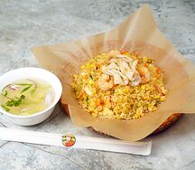 Ком Ранг с креветками и кальмаром