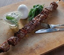 Шашлык из cвинoй шеи