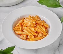 Пенне/лингвини с желтым цыпленком в томатно-сливочном соусе