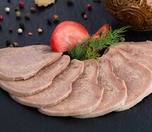 Язык говяжий отварной