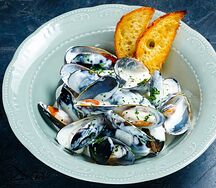 Мидии в чесночном соусе