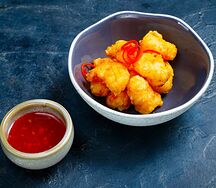 Креветки темпура с кисло-сладким соусом