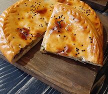 Пирог с творогом и сыром