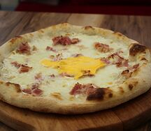 Пицца Карбонара Италия