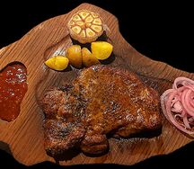 Стейк из cвинoй шеи