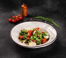 Салат с цыплёнком в имбирно-чесночном соусе