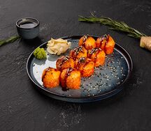 Запечённый Ролл с крабом в масаго