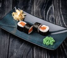 Маки Ролл с лососем