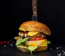 Бургер с куриной грудкой