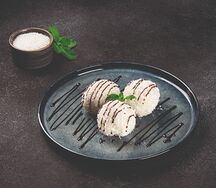 Рисовые шарики с кокосовой стружкой