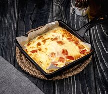 Омлет с моцареллой и томатами