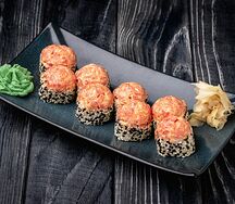 Ролл с лососем и острым тунцом