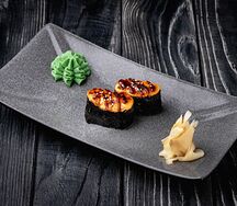 Запечённые суши с угрём