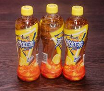 Прохладный красный чай с цитрусом