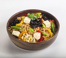 Рис с тофу, грибами муэр и бобами