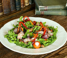 Салат с рукколой на восточный манер