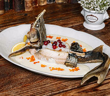 Стерлядь в икорном соусе