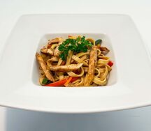 Лапша удон с курицей